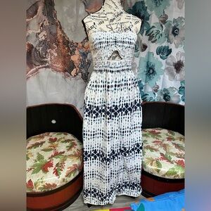 NWOT  UNIVERSAL THREAD Blue and White Women's Dress